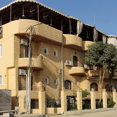 Nile Valley Hotel Luxor Exteriör bild