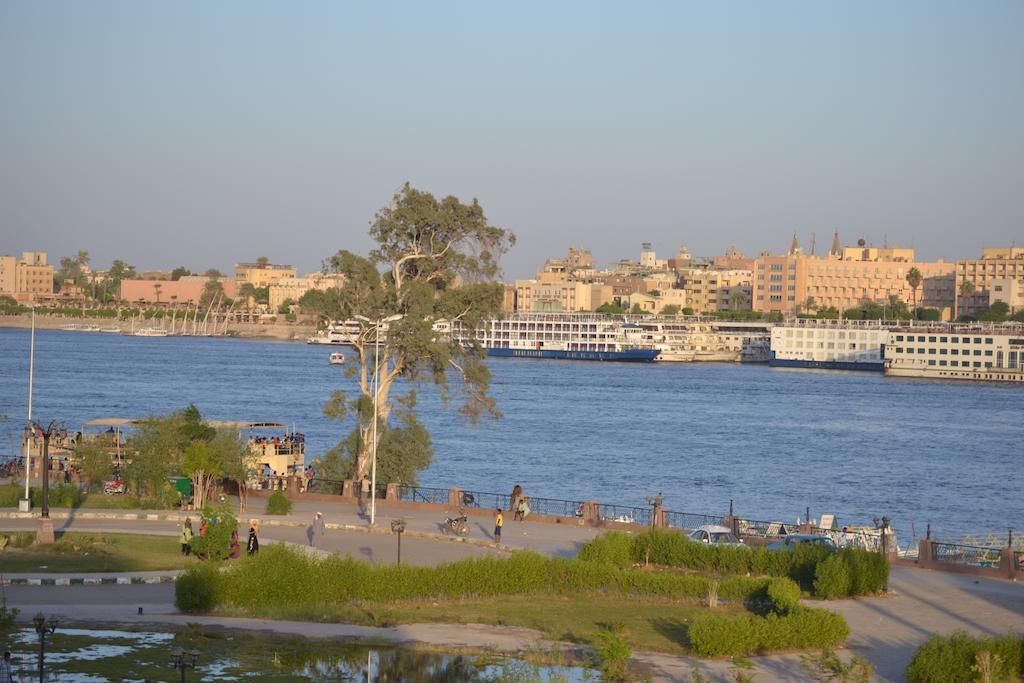 Nile Valley Hotel Luxor Exteriör bild