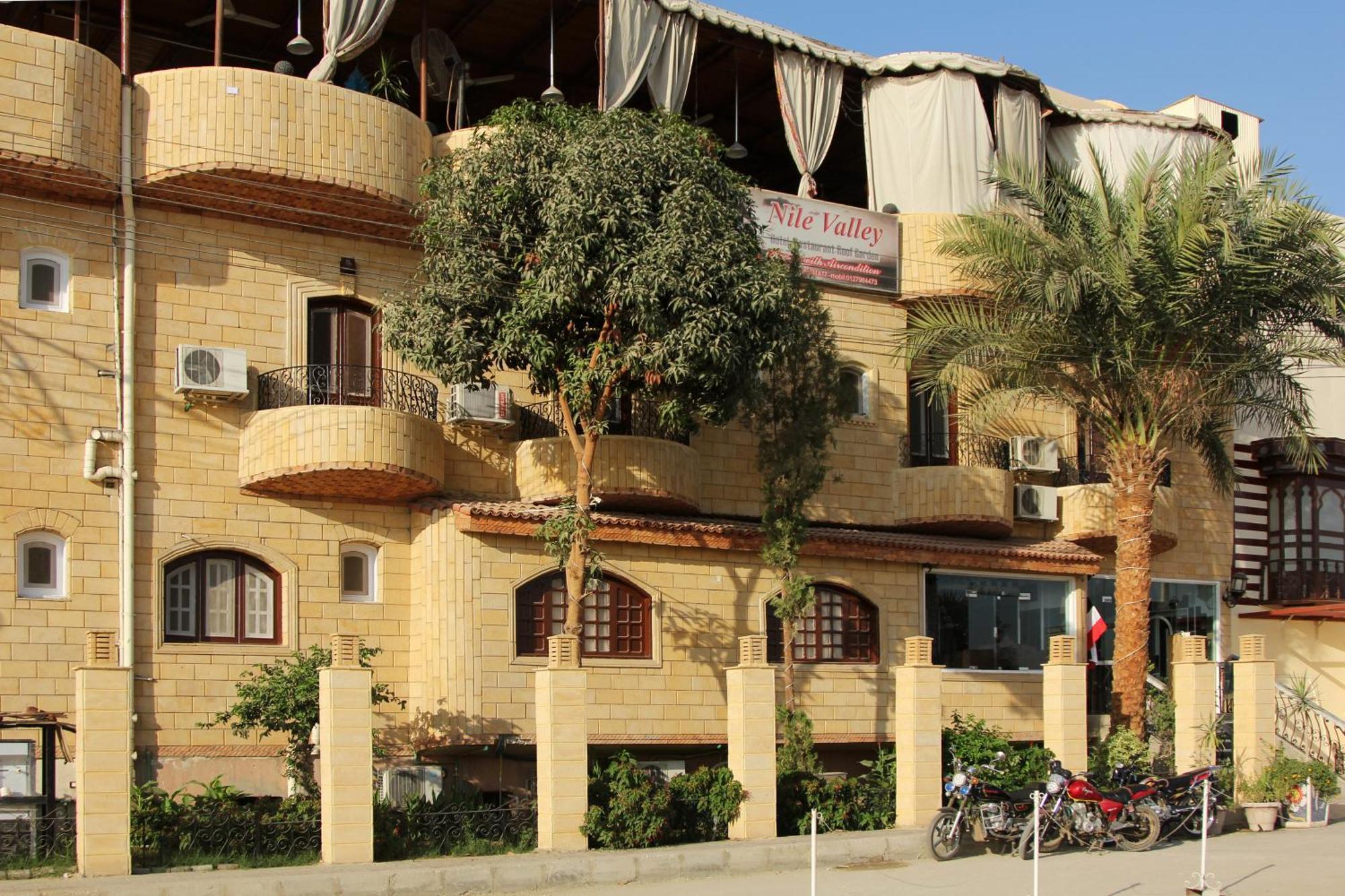Nile Valley Hotel Luxor Exteriör bild