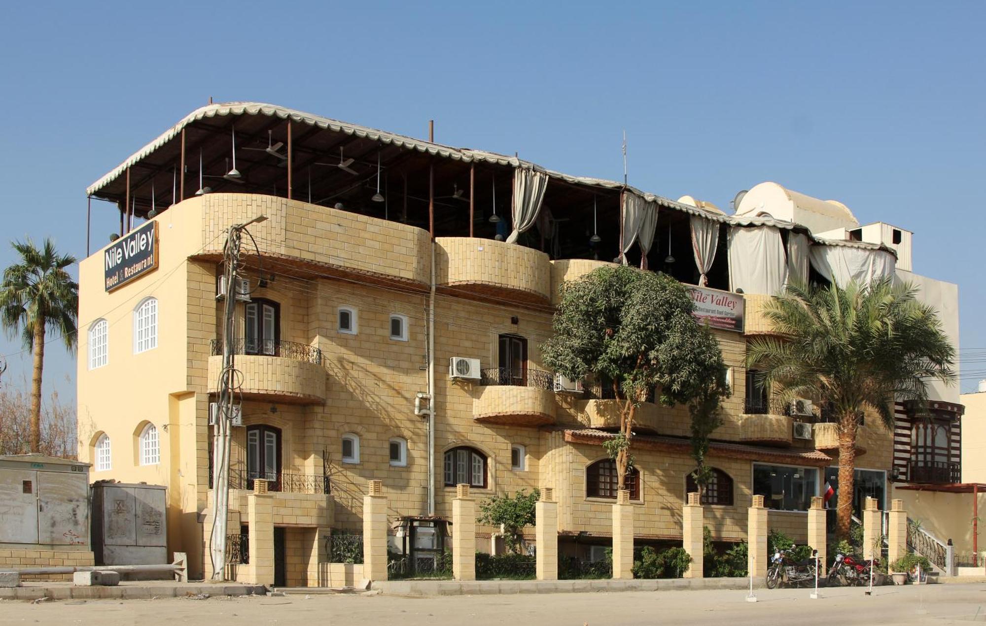 Nile Valley Hotel Luxor Exteriör bild