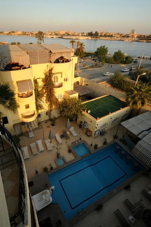 Nile Valley Hotel Luxor Exteriör bild